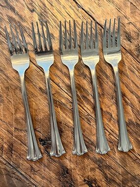 ONEIDA NORTHLAND VOLTAIRE GLOSSY STAINLESS FLATWARE Dinner Forks (5)*